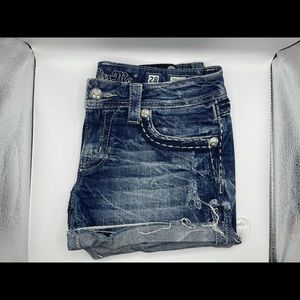 Miss Me Short- Buckle